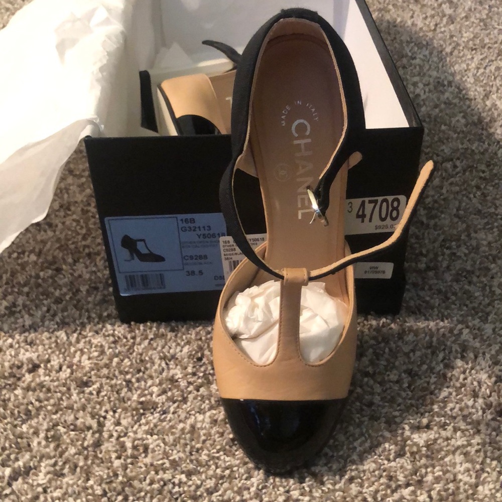 Chanel 8.5 Classic Heels